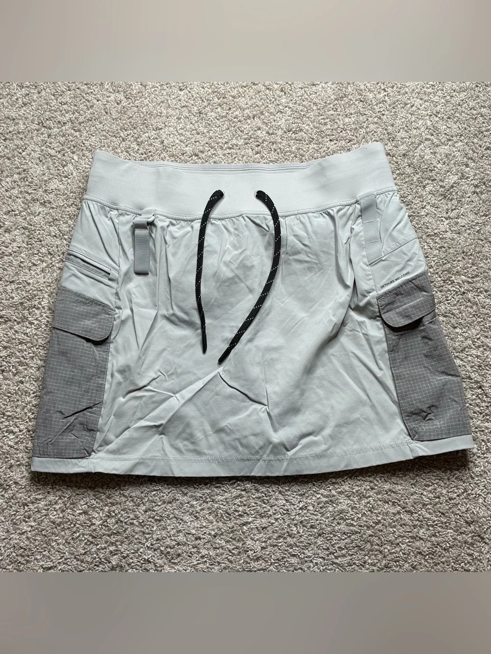 lululemon athletica Light Gray Athletic Skort with Dark Gray Accents